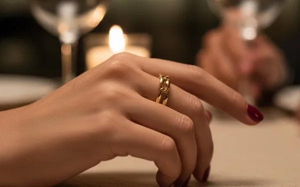 Gold_Rhea_Link_Statement_Ring_For_Women